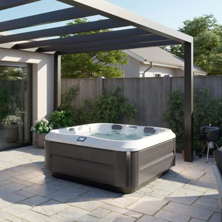 Jacuzzi® J-325™