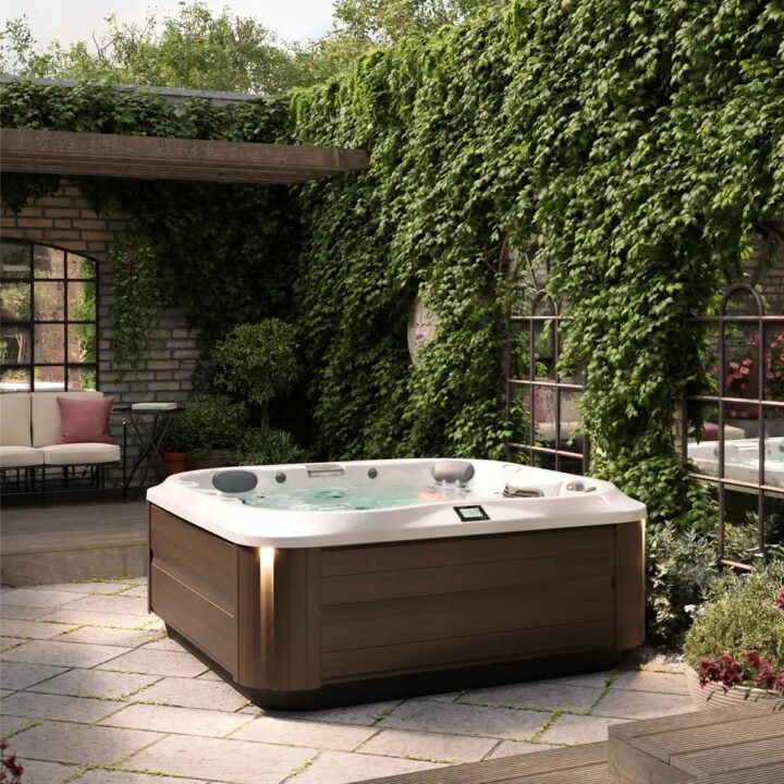 Jacuzzi® J-335™